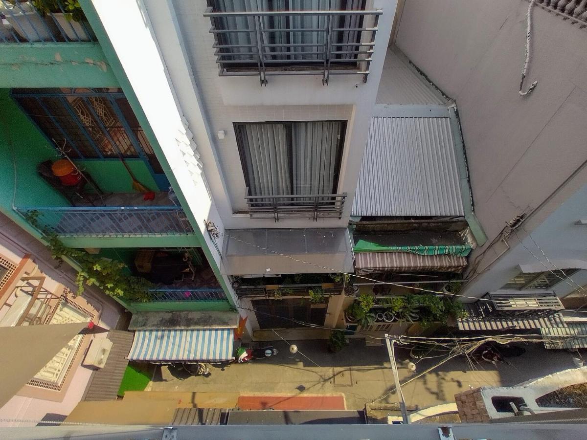 Cozrum Homes Delightful Corner Ho Chi Minh City Exterior photo