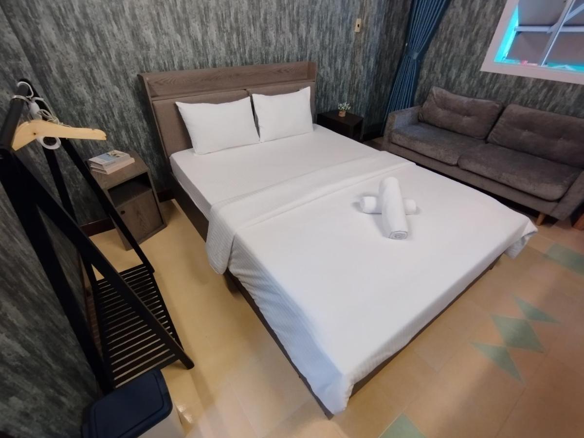 Cozrum Homes Delightful Corner Ho Chi Minh City Exterior photo