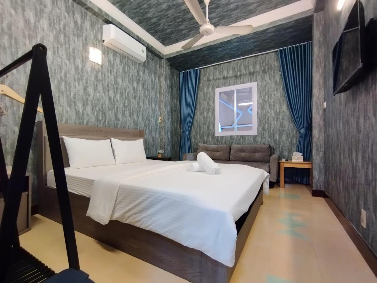 Cozrum Homes Delightful Corner Ho Chi Minh City Exterior photo
